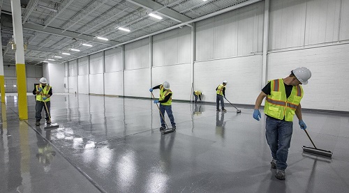 Phủ bóng sàn giúp che chở bề mặt sàn tốt hơn
